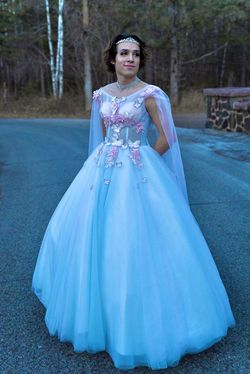 Veaul Multicolor Size 4 Prom Cap Sleeve Ball gown on Queenly