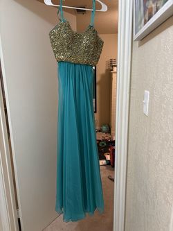 Style Rn 103544 La Femme Gold Size 4 Prom Floor Length Free Shipping 50 Off Medium Height Straight Dress on Queenly