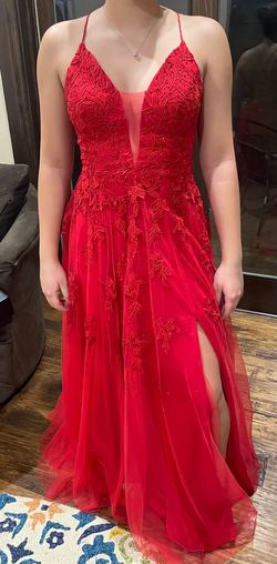 Faviana Red Size 6 Plunge Prom Straight Dress on Queenly