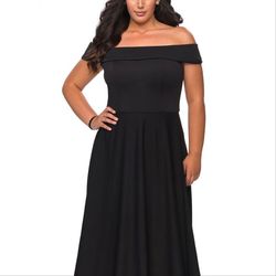 Style 29007 La Femme Black Size 22 Plus Size Side slit Dress on Queenly