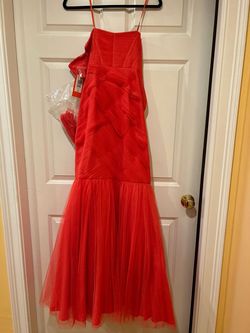Monique Lhuiller Red Size 4 Free Shipping Medium Height Prom Military Straight Dress on Queenly