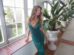 Style PS23293 Portia and Scarlett Green Size 2 Jersey Fitted Tall Height Mermaid Dress on Queenly