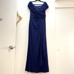 Style 26519 La Femme Blue Size 12 Cap Sleeve Plus Size Polyester Jersey Straight Dress on Queenly