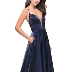 Style 25670 La Femme Blue Size 2 Polyester V Neck 25670 Navy A-line Dress on Queenly