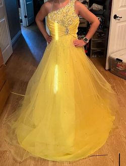 Yellow Size 6 Ball gown on Queenly
