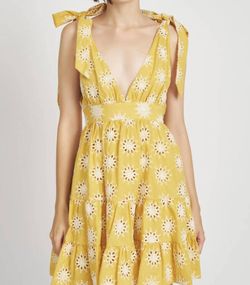 Style 1-4093510771-2696 En Saison Yellow Size 12 V Neck Sorority Cocktail Dress on Queenly