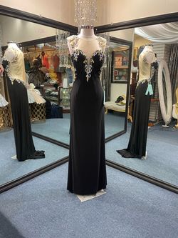 Gls Black Tie Size 4 Floor Length Straight Dress on Queenly