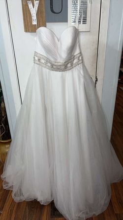 Oleg Cassini White Size 12 Prom Jersey Floor Length Ball gown on Queenly