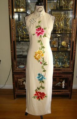 East Store White Size 6 Floral Engagement Silk Straight Dress on Queenly