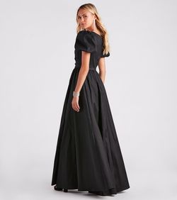 Style 05004-0186 Windsor Black Size 4 Ball Gown Tulle Sweetheart Floor Length Side slit Dress on Queenly