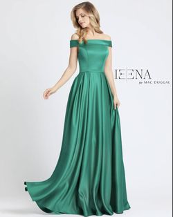 Style 25669 Mac Duggal Green Size 2 Floor Length Ball gown on Queenly