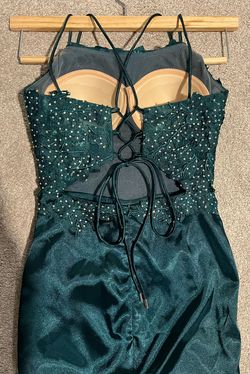 Kiss prom Green Size 0 Emerald Jersey Cocktail Dress on Queenly