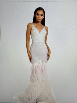 Style PS6826 Portia and Scarlett White Size 4 Feather Mermaid Dress on Queenly