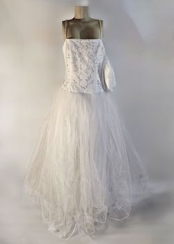 Jessica McClintock for Gunne Sax White Size 8 Tulle Cotillion Floor Length Ball gown on Queenly
