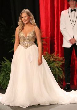Sherri Hill White Size 6 Jewelled Pageant Floor Length Ball gown on Queenly