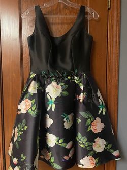 Mac Duggal Black Size 6 Free Shipping Floral Swoop Appearance Cocktail Dress on Queenly