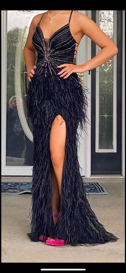 Style 3244 Primavera Black Size 0 Plunge Medium Height Prom Feather Side slit Dress on Queenly