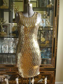 bebe Gold Size 4 Sequined Cocktail Dress on Queenly