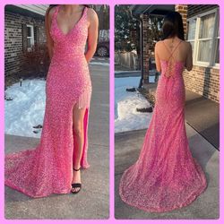 Vienna Pink Size 00 Prom Side slit Dress on Queenly
