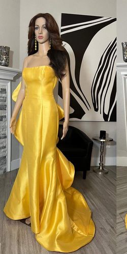 Style 53334 Sherri Hill Yellow Size 00 Military Strapless Mermaid Dress on Queenly
