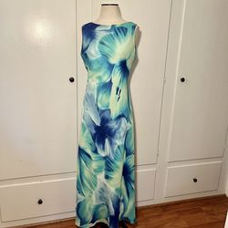 Ronni Nicole Blue Size 10 Floral Floor Length Straight Dress on Queenly