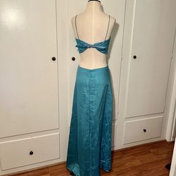 Dave and Johnny Blue Size 6 Side Slit Straight Dress on Queenly