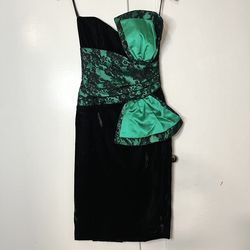 Jessica McClintock Black Size 2 Strapless Velvet Cocktail Dress on Queenly