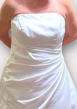 Style 9T8076 David's Bridal White Size 16 Strapless Cotillion Plus Size Ball gown on Queenly
