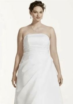 Style 9T8076 David's Bridal White Size 16 Strapless Cotillion Plus Size Ball gown on Queenly