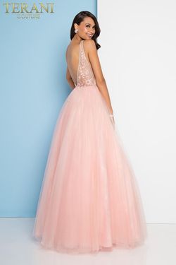Style 1811P5824 Terani Couture Pink Size 0 V Neck Lace Tulle 1811p5824 Ball gown on Queenly