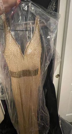 Mac Duggal Gold Size 2 Floor Length Black Tie Straight Dress on Queenly