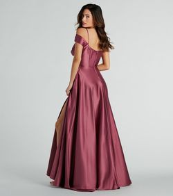 Style 05002-8016 Windsor Pink Size 2 Floor Length Silk Corset V Neck Side slit Dress on Queenly