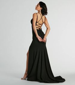 Style 05002-8192 Windsor Black Size 4 Flare V Neck Side slit Dress on Queenly