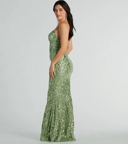 Style 05002-8206 Windsor Green Size 0 Floor Length V Neck Sheer Mermaid Dress on Queenly