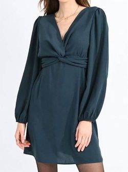 Style 1-3631352614-3236 MOLLY BRACKEN Green Size 4 Casual Flare Sleeves V Neck Cocktail Dress on Queenly