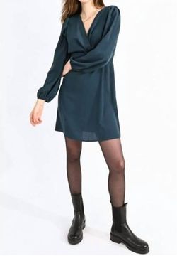 Style 1-3631352614-3236 MOLLY BRACKEN Green Size 4 Casual Flare Sleeves V Neck Cocktail Dress on Queenly