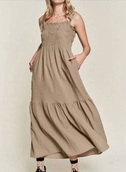 Style 1-686310634-2696 J.NNA Nude Size 12 Free Shipping Plus Size Cocktail Dress on Queenly