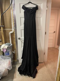 Ashley Lauren Black Size 8 Prom Straight Dress on Queenly