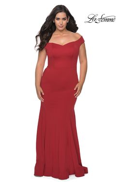 Style 28963 La Femme Red Size 12 Plus Size Mermaid Dress on Queenly