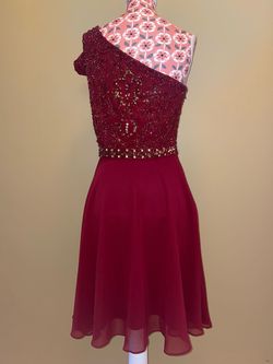 Kim Karan Red Size 4 Prom Homecoming One Shoulder Cocktail Dress on Queenly