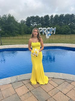 Amarra Yellow Size 6 Medium Height Prom Square Neck Free Shipping Mermaid Dress on Queenly