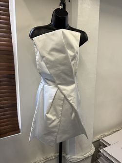 Style 42200424030 Luanne White Size 8 Bachelorette Bridal Shower Engagement Cocktail Dress on Queenly