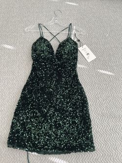 Style 522123 Sherri Hill Green Size 4 Emerald Military Sequined Straight Dress on Queenly