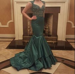 Mac Duggal Green Size 2 Pageant Floor Length Mermaid Dress on Queenly