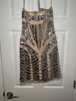 Sherri Hill Nude Size 8 Jewelled Appearance Cocktail Dress on Queenly