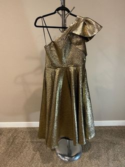 Mac Duggal Gold Size 10 Jersey Appearance Medium Height Cocktail Dress on Queenly