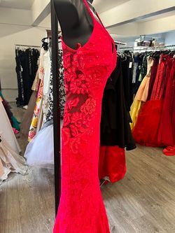 Style 31512 La Femme Pink Size 2 Plunge Floor Length Pageant Mermaid Dress on Queenly