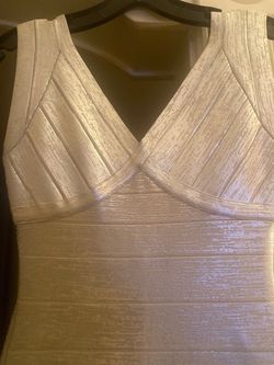 Herve Leger Silver Size 4 50 Off Mini Plunge Cocktail Dress on Queenly