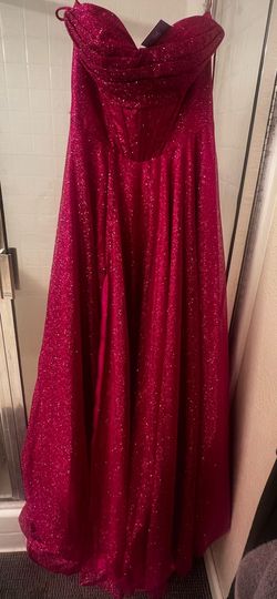 Style CD252 Cinderella Divine Pink Size 4 Pageant Plunge Ball gown on Queenly