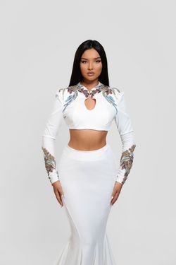 Style Arpina Minna Fashion White Size 4 Keyhole High Neck Sleeves Straight Dress on Queenly